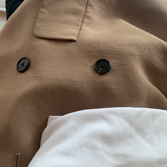 Aritzia - Wilfred Cherrelle Blazer in Chasm - Picture 4 of 11